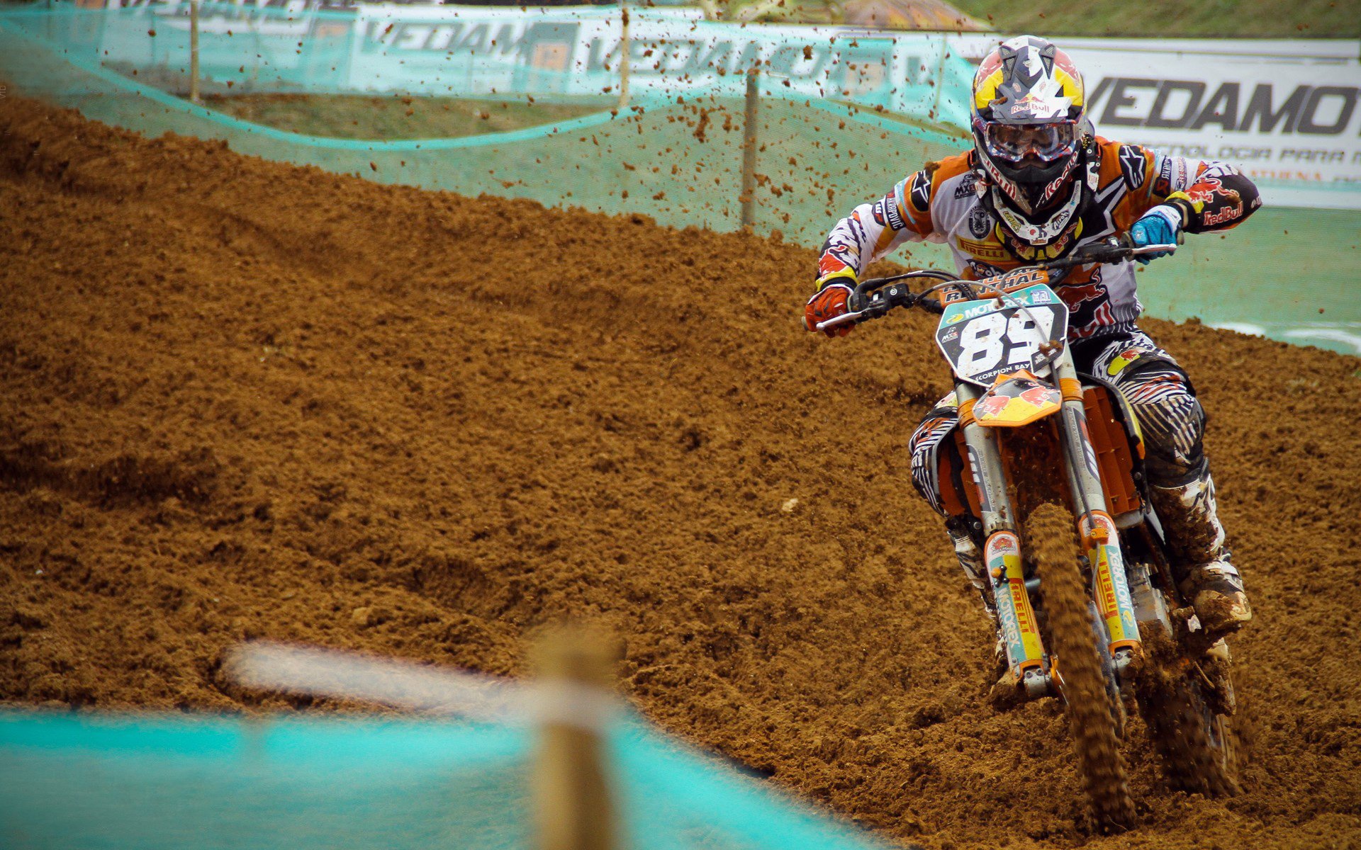 神话终结之夜，哥伦比亚神锋粉碎勒沃库森，欧冠决赛上演南美风暴