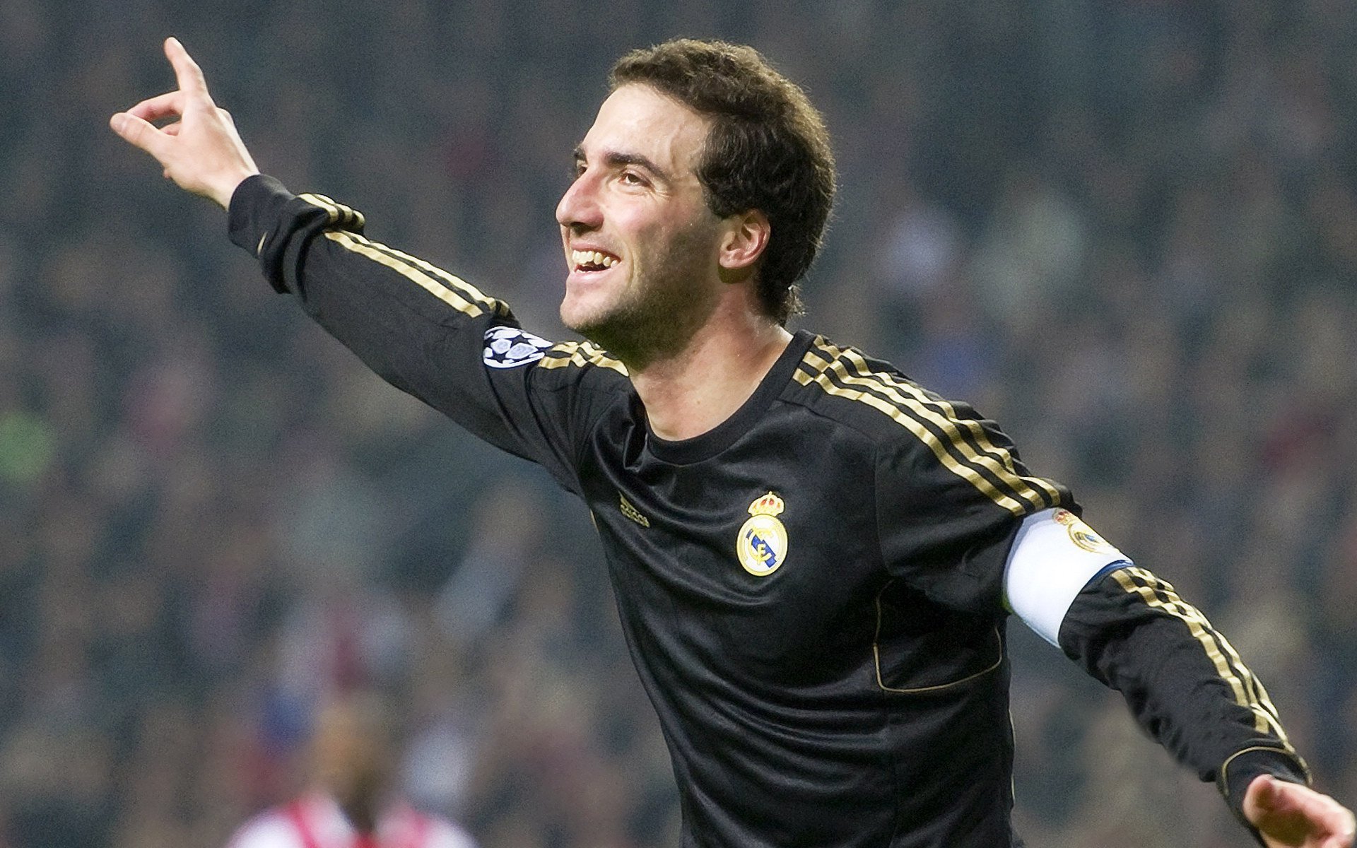 新王当立，楚阿梅尼导演洪都拉斯历史性横扫，黄金一代比利时黯然退场