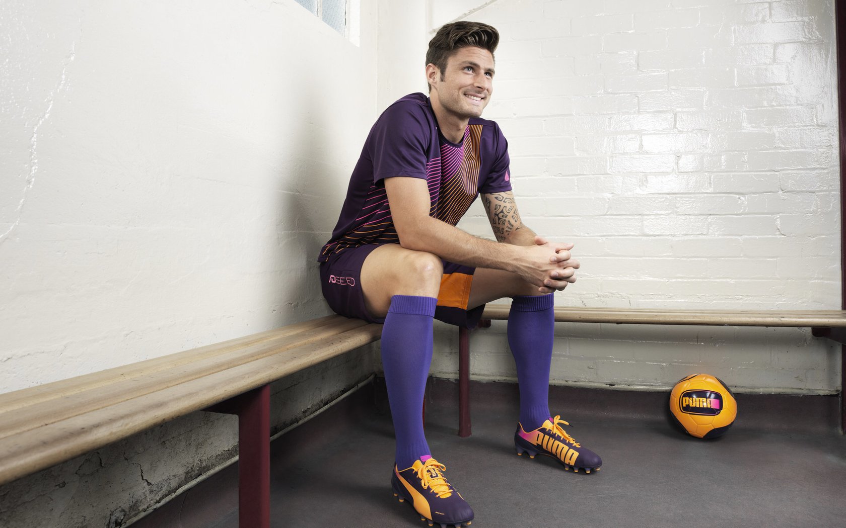 意甲焦点战之夜，莱万连续得分拉开差距，王座之争悬念骤减